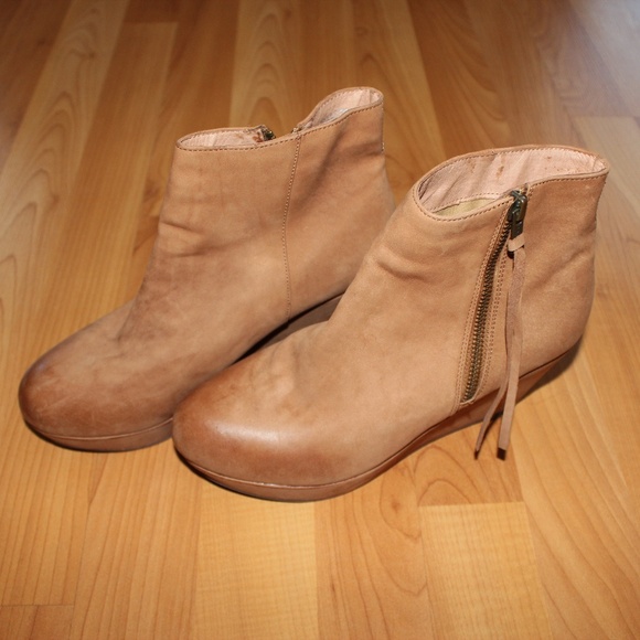 Aldo Sz 8 Brown Leather Platform Boots Round Toe - Picture 2 of 8